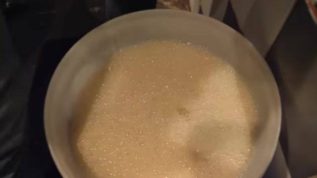 La préparation est transférée dans le fermenteur.