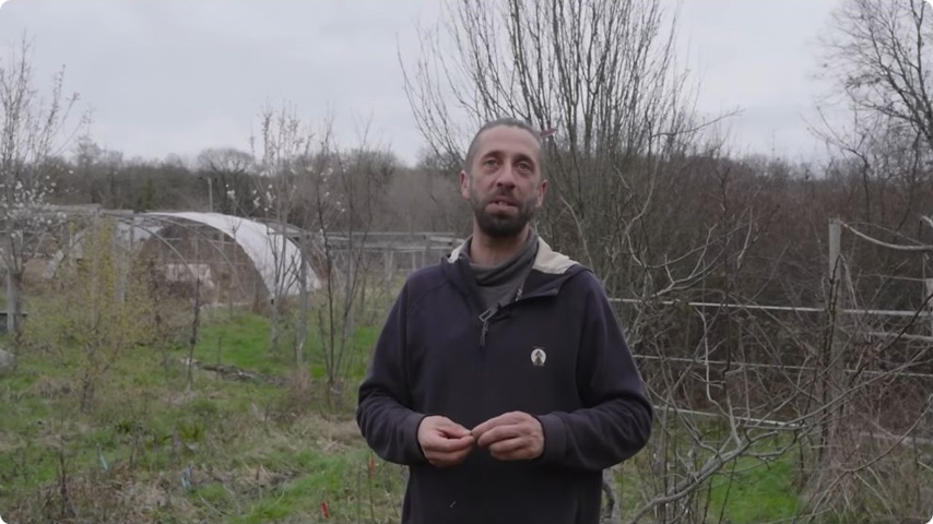 Les explications s’appuient sur les plantations présentes dans le jardin.
