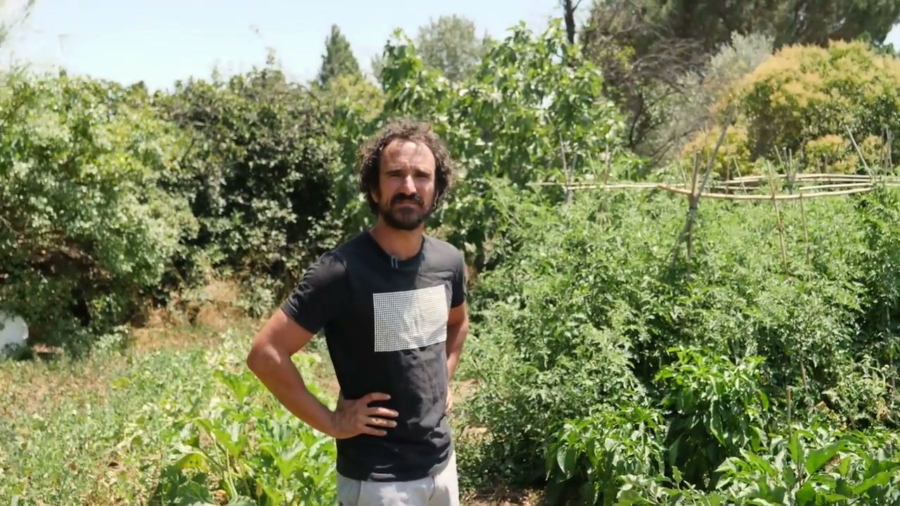 Nicolas présente le projet des Jardins de Babeuf.