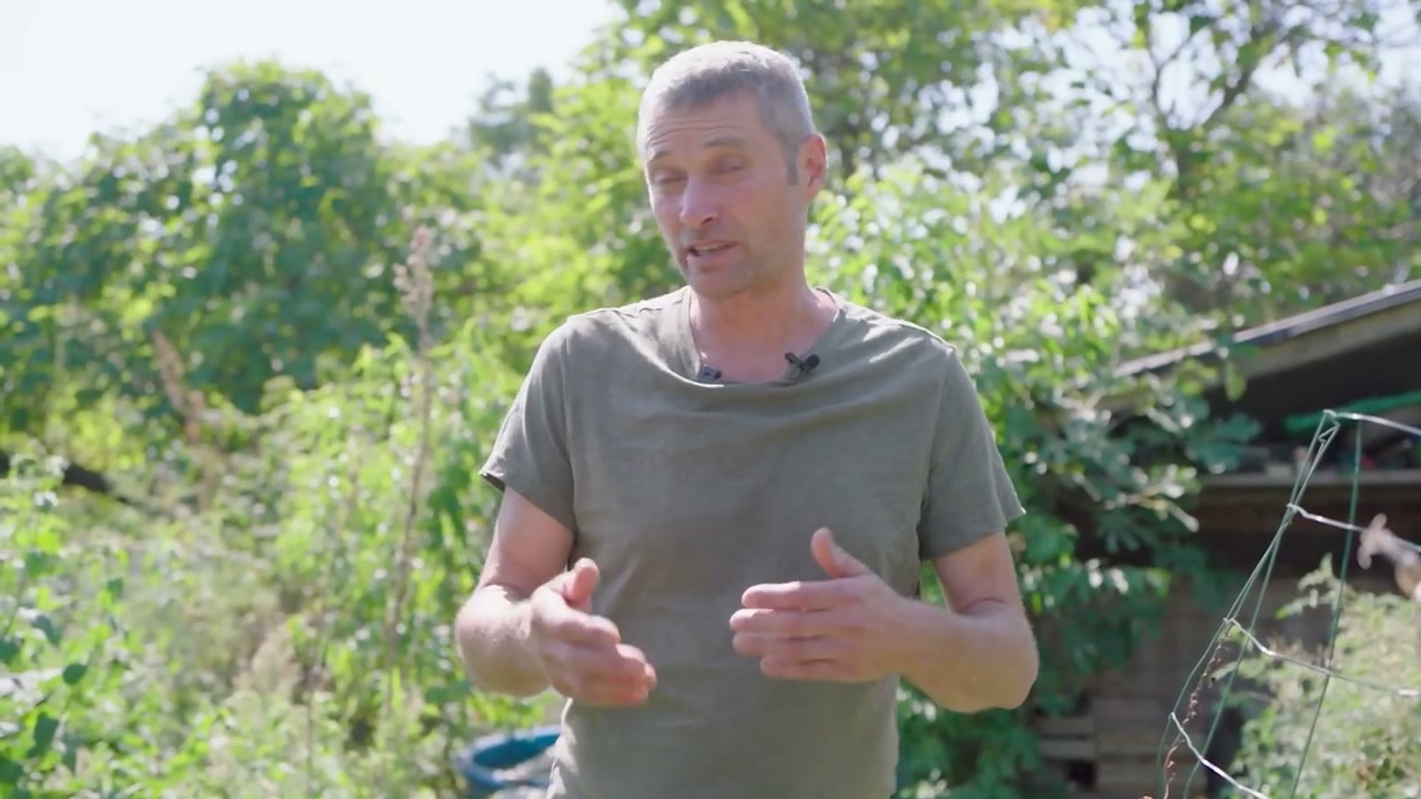 David explique ses pratiques en extérieur.