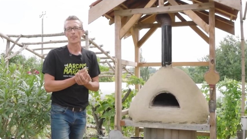 Le four à pizza est l’un des aménagements de convivialité présentés.